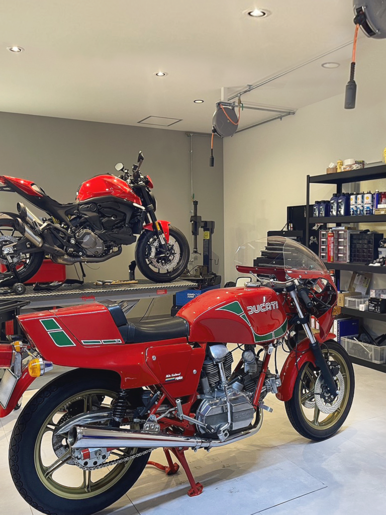Kazu Purosangue （カズ プロサングエ）はDucati(ドゥカティ)社製モーターサイクル専門の修理・点検・整備・車検取得・モディファイなど行うショップです。Ducati(ドゥカティ)であればどこで購入された車両でも、どの年式でも、お気軽にお任せください。